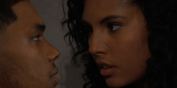 zende-and-sasha-plane-kiss