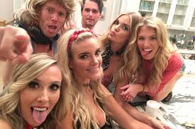 summer-house-group-shot-2